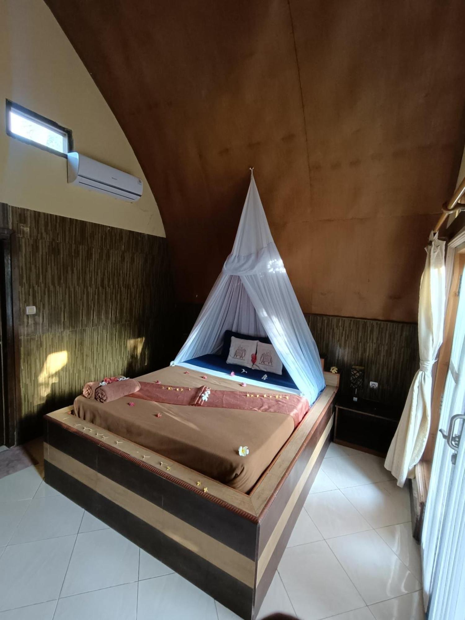 Noby Gili Lodge